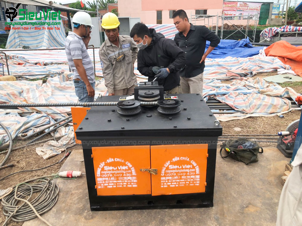 Kỹ thuật Siêu Việt bàn giao máy cho khách hàng tại công trình